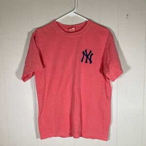 Anvil Y2K Pink T-Shirt with NY Yankees Logo size medium unisex